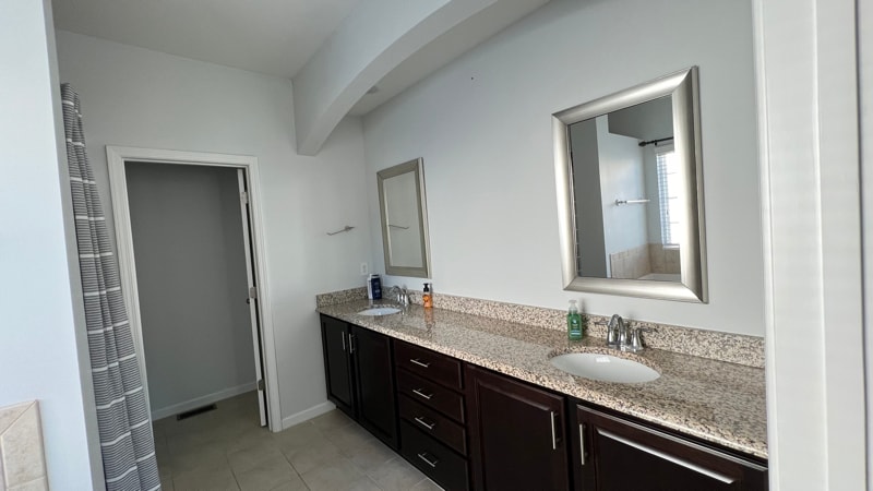 Building Photo - 421 Durants Neck Ln