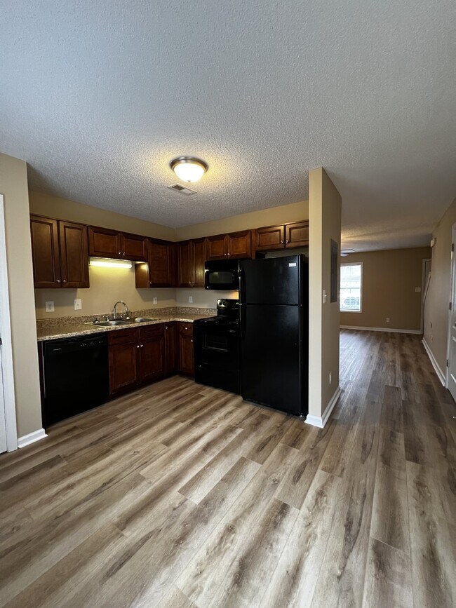 Building Photo - 541 Patriot Park Ct