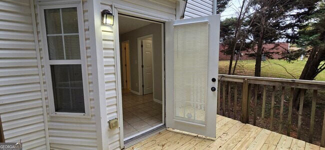 Building Photo - 610 James Ridge Dr