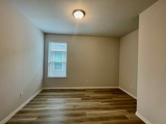 Building Photo - 803 Mineral Wells Ln