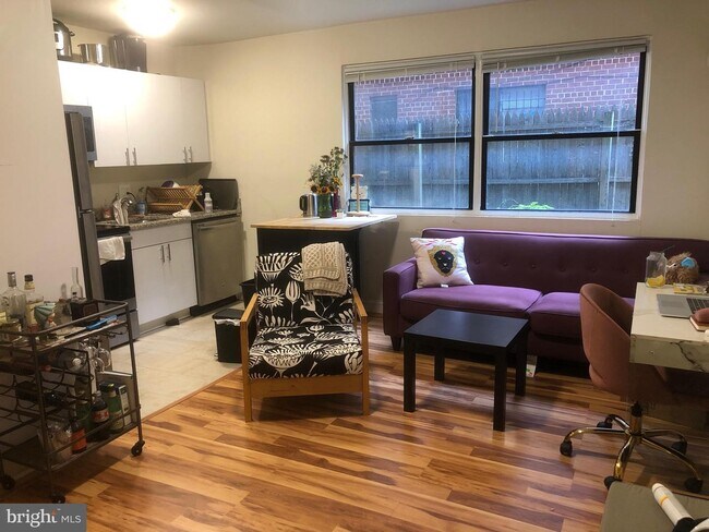 Building Photo - 1631 6th St NW