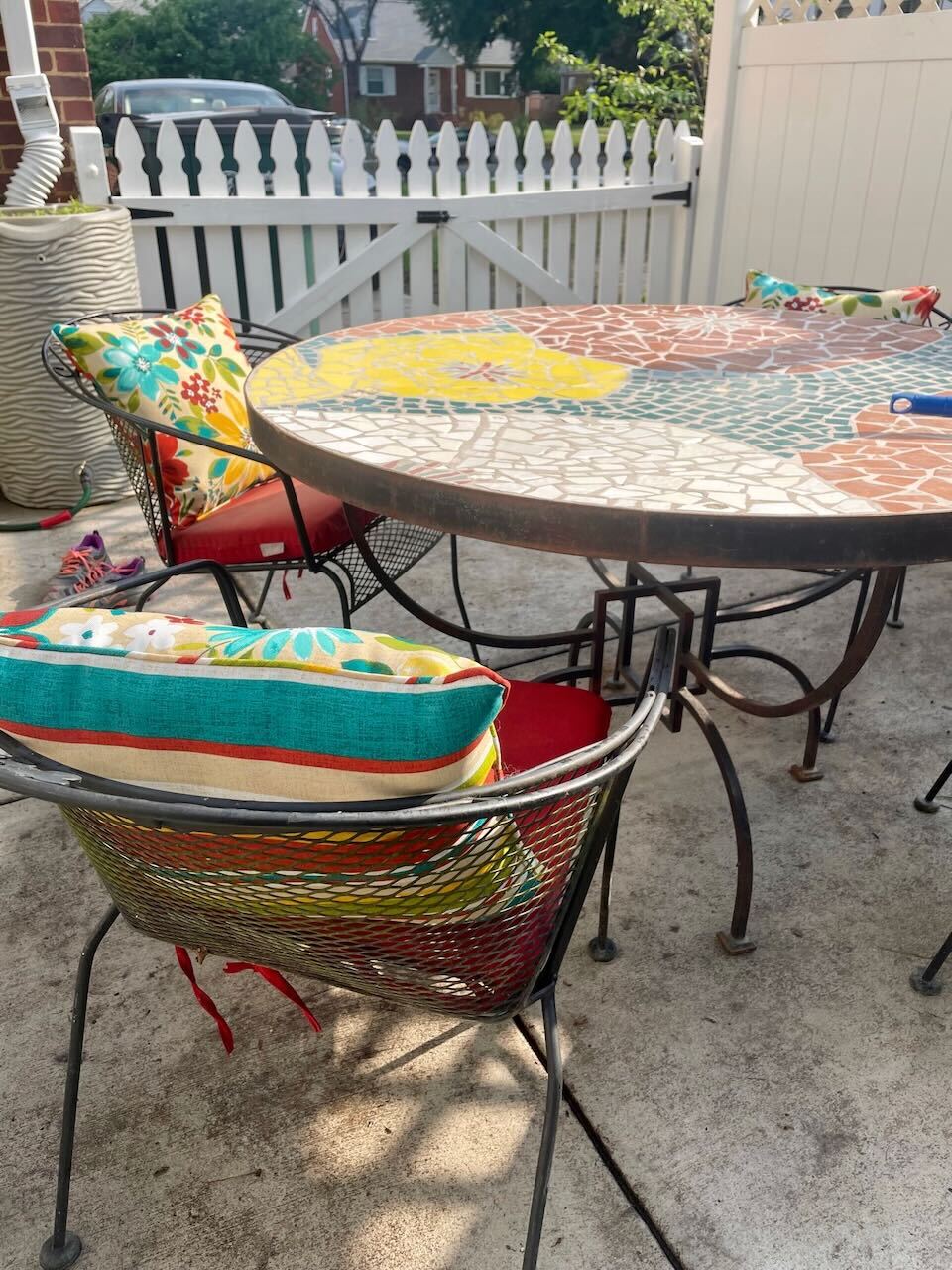 Patio seating - 2308 Buckingham Ave