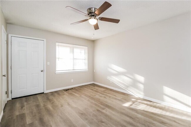 Building Photo - 1813 Ronald St