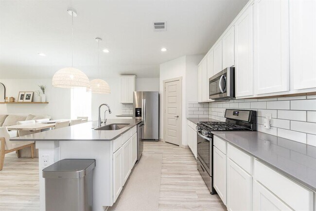 Building Photo - 6803 Telford Holw Trl