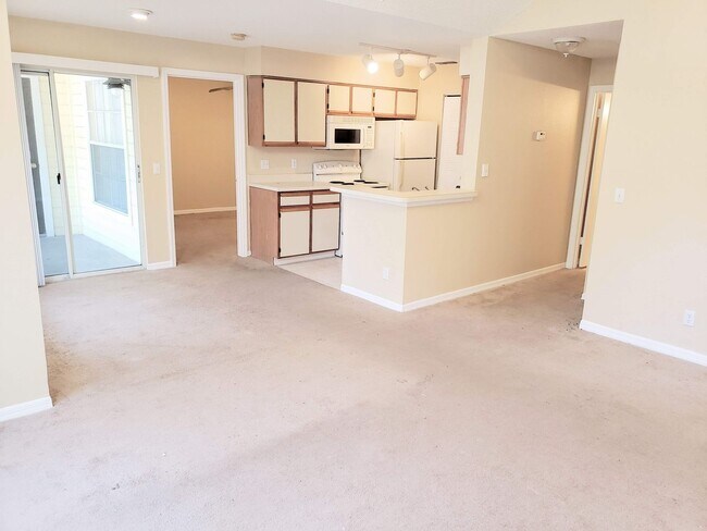 Building Photo - **For Sale w. Outside Agent** TW2127