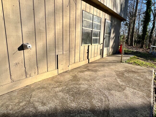 Building Photo - 5254 Byers Rd