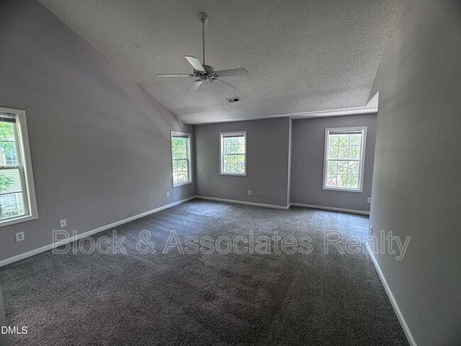 Building Photo - 3 S Indian Creek Pl