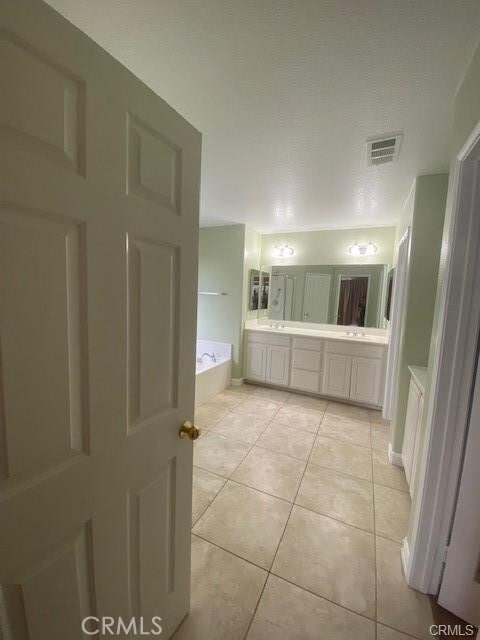 Building Photo - 13884 Oak Tree Ln