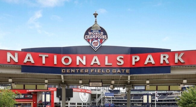 Building Photo - Totally Updated 3 + 2 on Crittenden