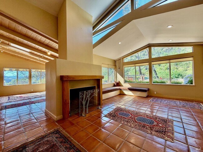 Building Photo - 321 Dutch Henry Canyon Rd