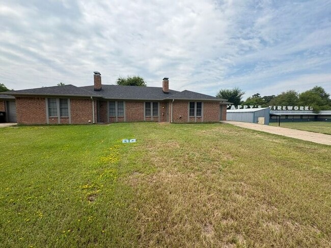 Primary Photo - Available Now! Charming 2 Bed, 2 Bath Dupl...