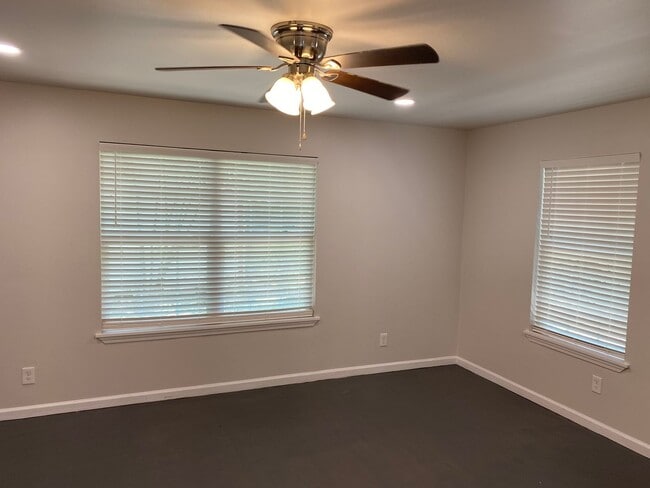 Building Photo - Pre-Lease "TCU AREA" Rental Available