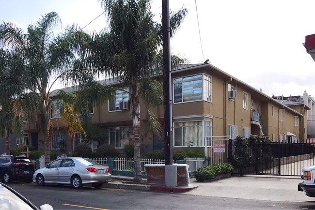 Building Photo - 1747 N Kingsley Dr