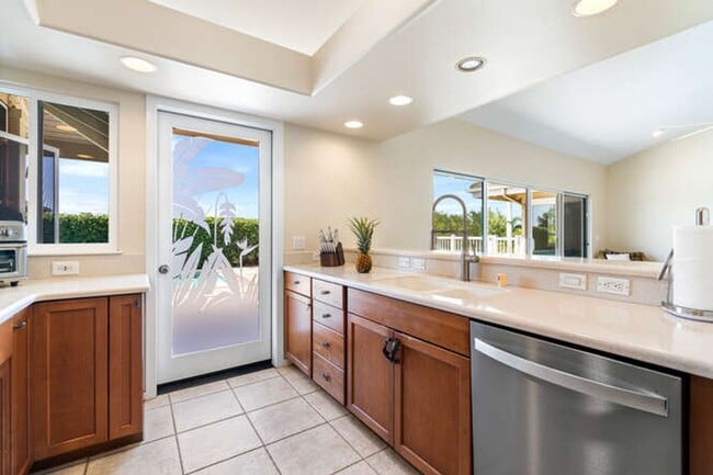 Building Photo - Beautiful Home in Gated Community