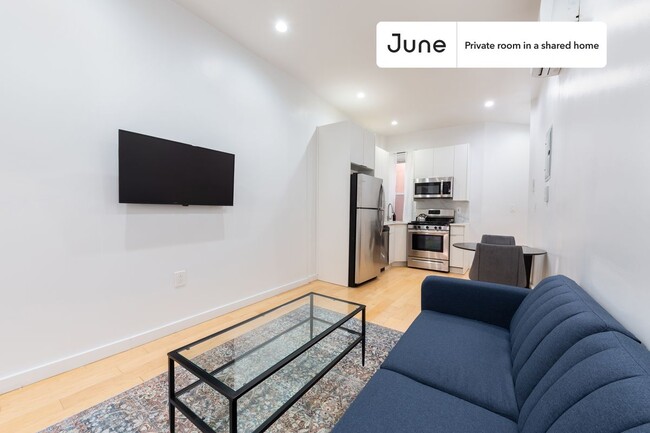 Building Photo - Private bedroom in 4 bed/2 bath Home