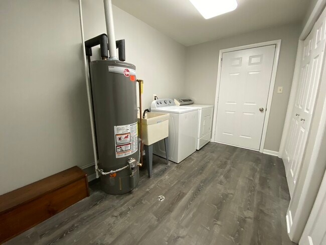 Building Photo - 149 Juniper Drive