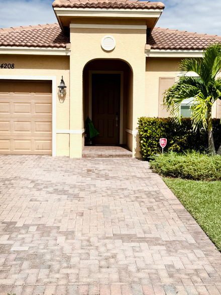 Building Photo - 4208 Troon Pl