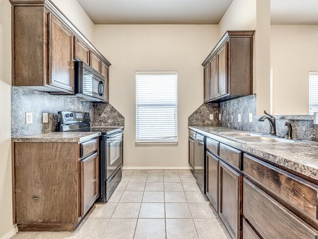 Building Photo - Newly Updated Home + Edmond + 3 bedrooms + Edmond Schools