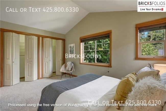 Building Photo - 11316 8th Ave NE