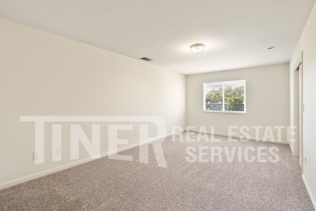 Building Photo - 5710 Cypress Ave