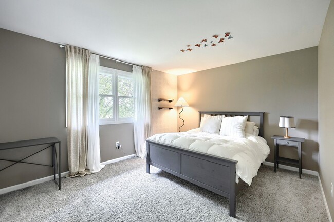 Building Photo - Beautiful Full Home in York