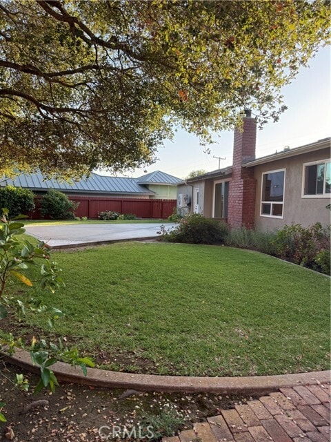 Building Photo - 720 Circle Dr