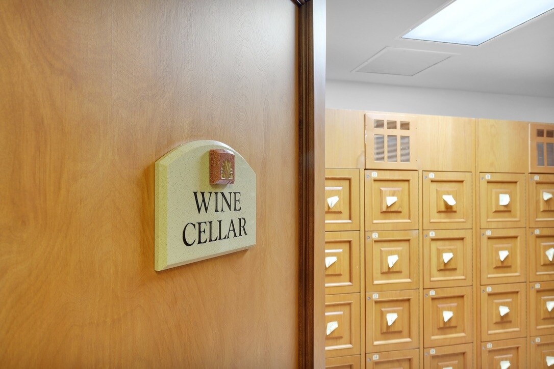 Building Photo - 400 E Bay St