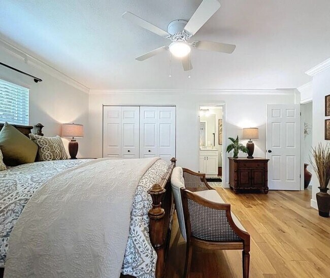 Building Photo - South Tampa RV + Boater’s dream!