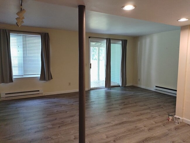 Building Photo - 116 Russet Ln