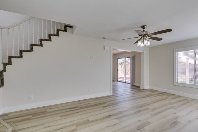 Building Photo - WHITNEY RANCH FRESHLY UPDATED 4 BEDROOM HOME WITH LARGE BACKYARD