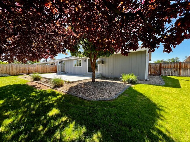 Building Photo - Non-Refundable & Security Deposit Total: $...