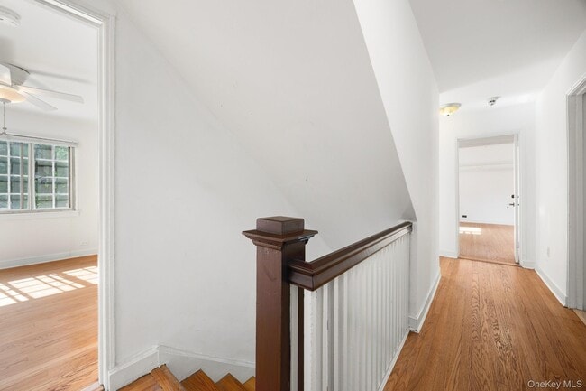 Building Photo - 2 Byworth Rd
