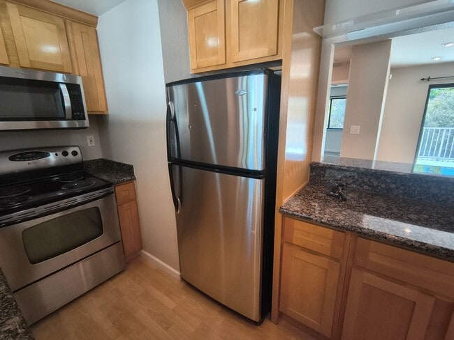 Building Photo - 1BED/1BATH Condo Located in a Quiet Area of Downtown Concord, Ca!!