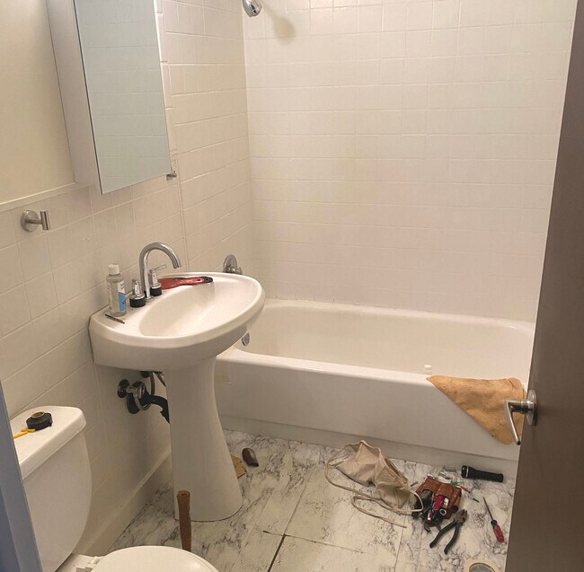 Building Photo - 423 Grand Blvd