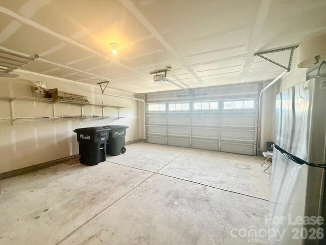 Building Photo - 2834 Oldfield Dr