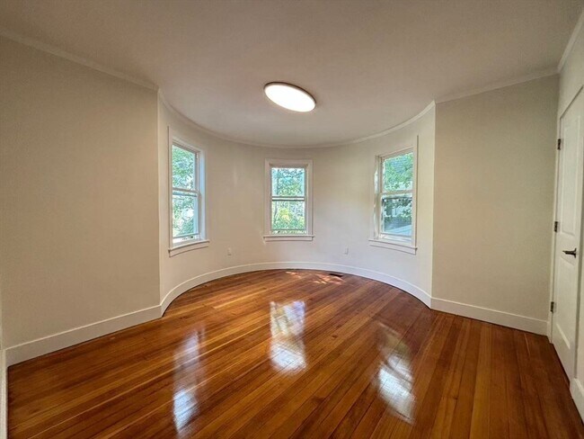 Primary Photo - 391 Linwood Ave