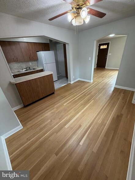 Building Photo - 229 Endsleigh Ave