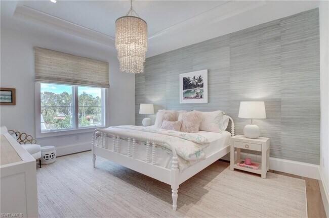 Building Photo - 2020 Gordon Dr