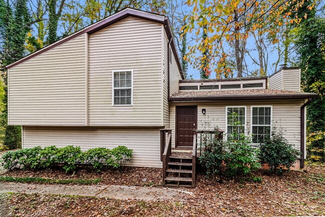 Building Photo - 770 Dover St