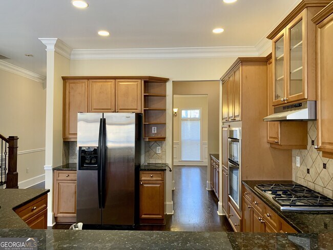 Building Photo - 5460 Glenridge View NE