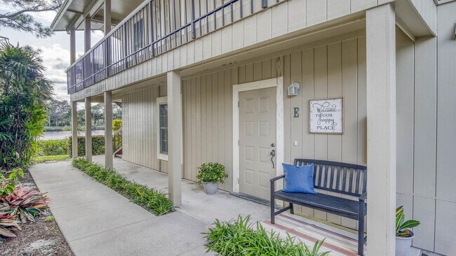 Building Photo - 9170 SE Riverfront Terrace