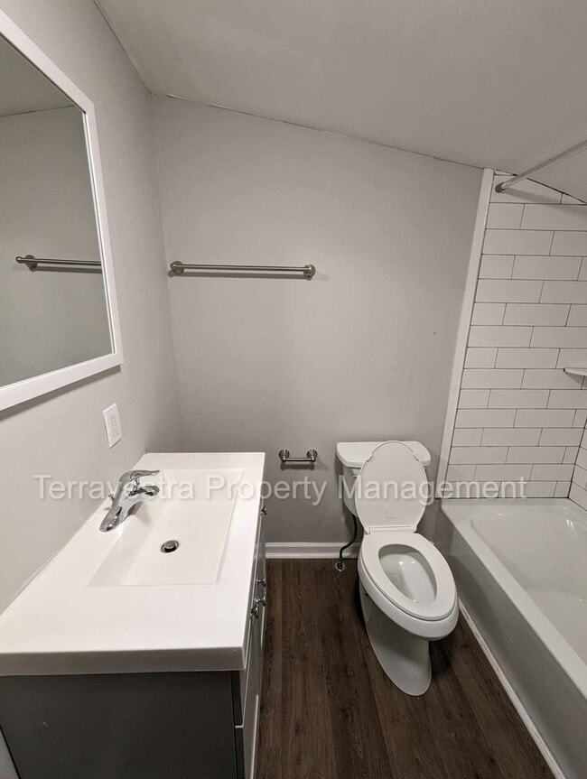Building Photo - 2 Bed in Millville! Single family