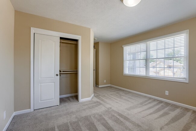 Building Photo - Must See 3 Bedroom In Bellevue!!