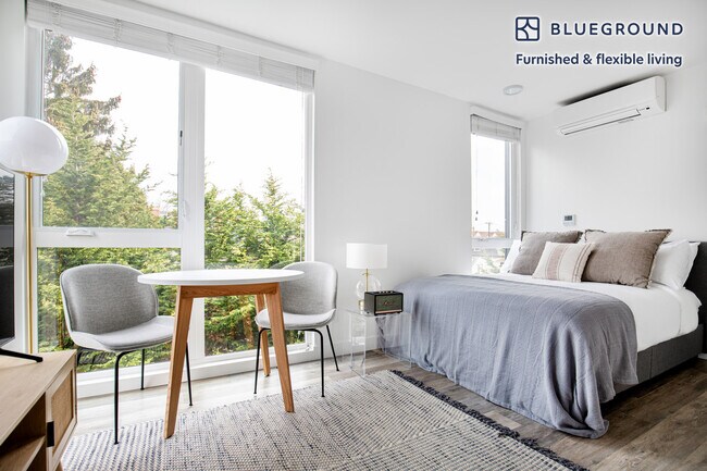 Primary Photo - 120 10th Ave E