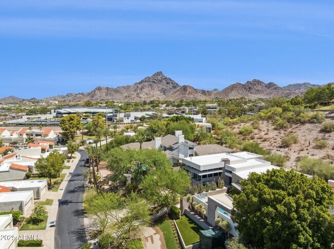 Building Photo - 5732 N 25th St