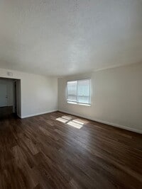 Building Photo - 931-933 Florida