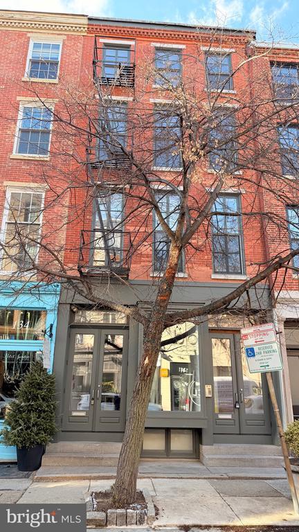 Building Photo - 136 N 3rd St