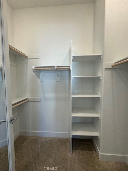 Building Photo - 436 Loon