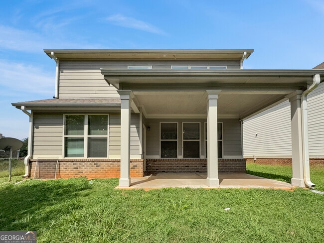 Building Photo - 140 Daisy Cir
