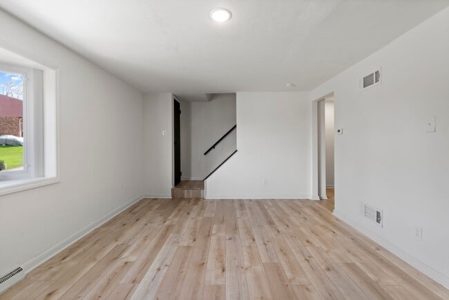 Building Photo - AVAILABLE NOW!! Fully RENOVATED 3 bedroom TOWNHOME in WEST MIFFLIN! COME CHECK IT OUT!